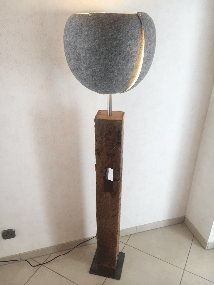 Stehlampe - Holz und Kunst - Atelier Grillo