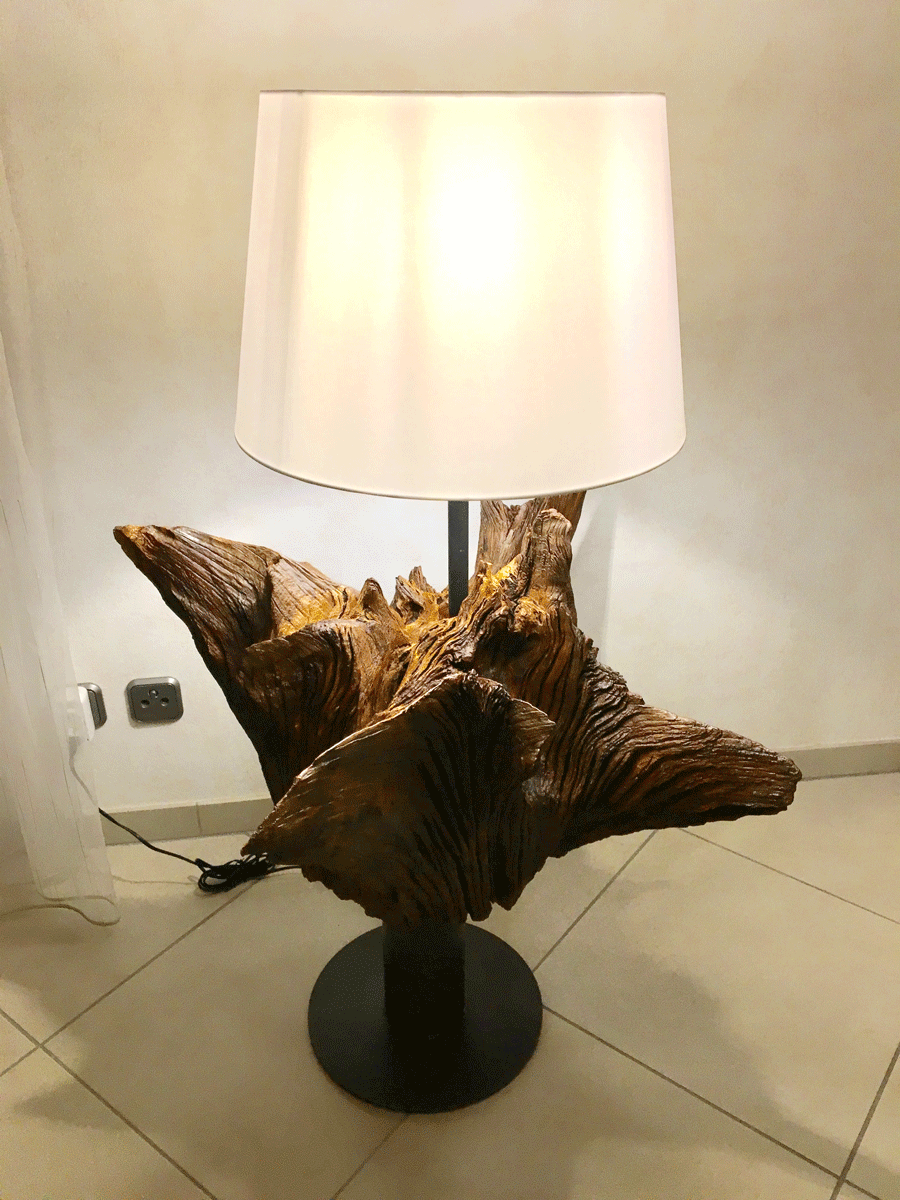 Kunsthandwerk - Lampe auf Wurzel - Atelier Grillo